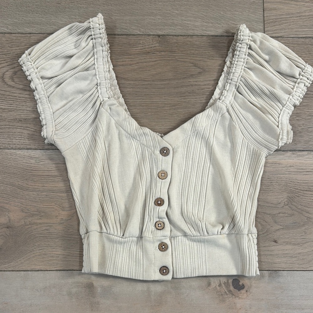 We the Free Women’s Cream Button-Down Crop Top